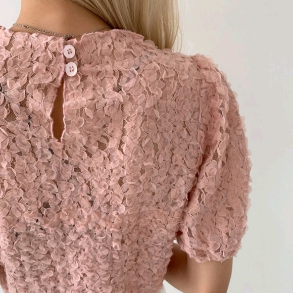 Dazy Puff Sleeve keyhole back blouse - Picture 2 of 7